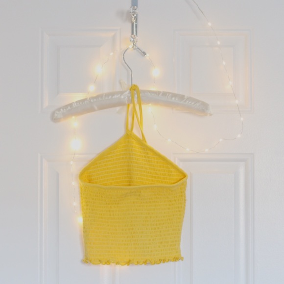 Hollister Yellow Halter Crop-Top - Picture 3 of 3